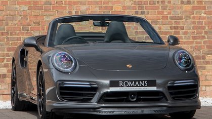 Aston Martin DB11 vs Porsche 911 – Which Is Better?