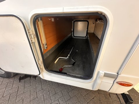 Peugeot Boxer AUTOCRUISE OAKMONT 4 BERTH 3.0 LOW PROFILE ISLAND BED 32