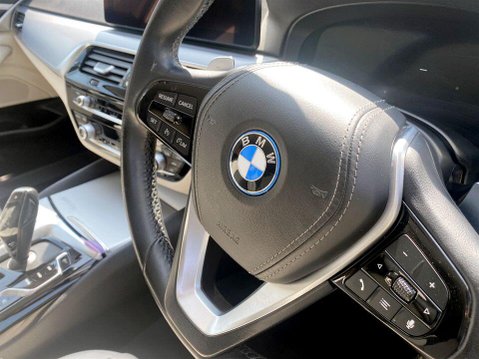BMW 5 Series 2.0 530e 12kWh SE Touring 5dr Petrol Plug-in Hybrid Steptronic Euro 6 (s/s) 19