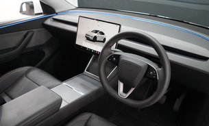 Tesla Model Y PREMIUM LONG RANGE RWD No Luxury Tax Available Now! 1 Owner VAT Qualifying 2