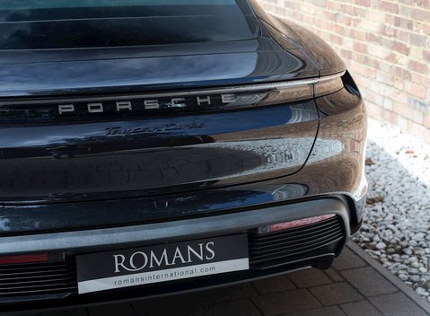 Porsche Taycan Turbo 26