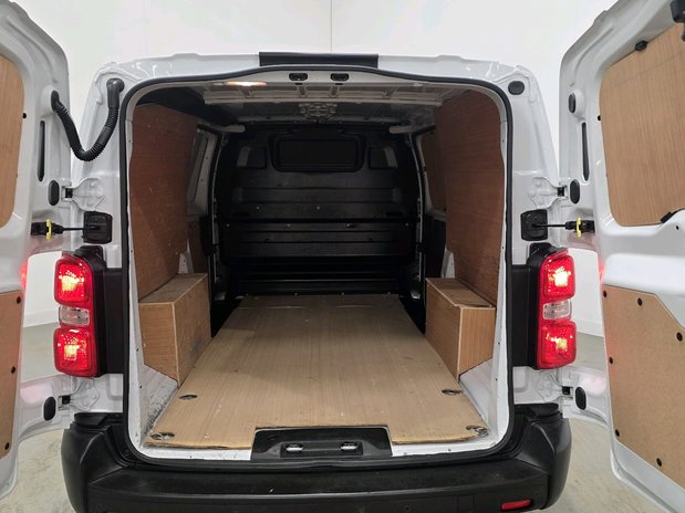 Vauxhall Vivaro Vauxhall Vivaro L2 Diesel 2900 1.5d 100ps Dynamic H1 Van 10