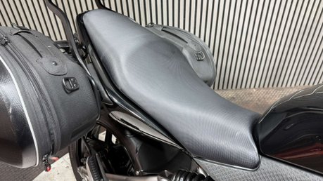 Kawasaki Er ER6 N 2010 ONLY 17K FULL LUGGAGE MOT SEPTEMBER 2027 650CC 22