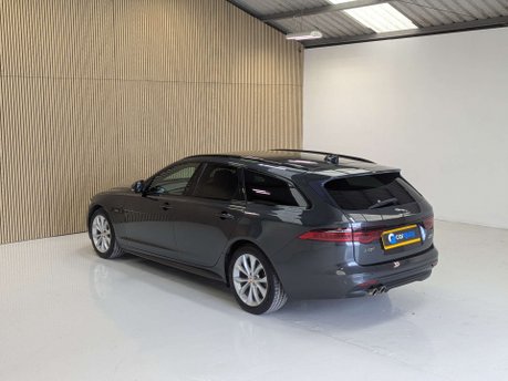 Jaguar XF 2.0 XF R-Sport D AWD Auto 4WD 5dr 17