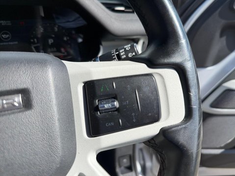 Land Rover Defender 3.0 D300 MHEV X-Dynamic SE Auto 4WD Euro 6 (s/s) 5dr 25
