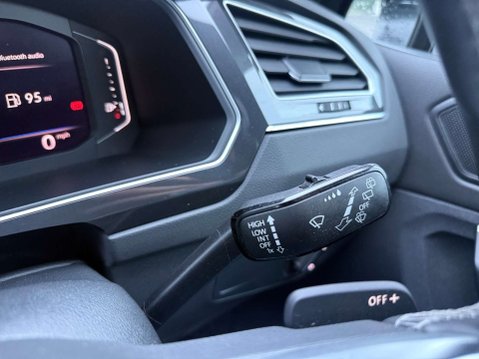 Volkswagen Tiguan 2.0 Tiguan R-Line Tech TSi 4Motion Semi-Auto 4WD 5dr 35