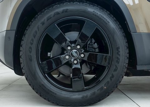 Land Rover Defender 110 D200