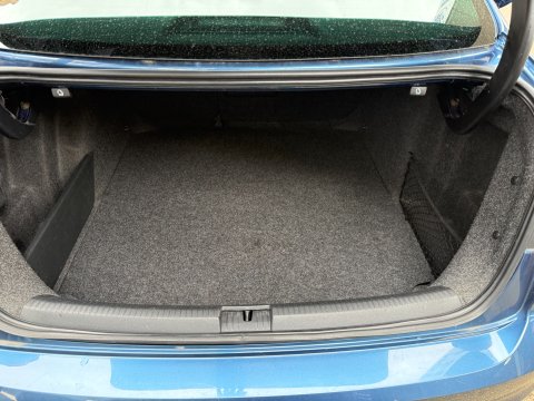 Volkswagen Jetta GT TDI BLUEMOTION TECHNOLOGY 13