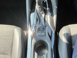 Toyota Corolla 1.8 Corolla Design HEV CVT 5dr 50