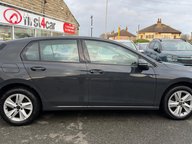 Volkswagen Golf LIFE TSI 6