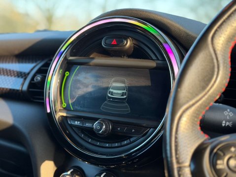 Mini Hatch 2.0 John Cooper Works 3dr 25