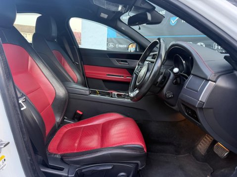 Jaguar XF 2.0d R-Sport Auto Euro 6 (s/s) 4dr 44