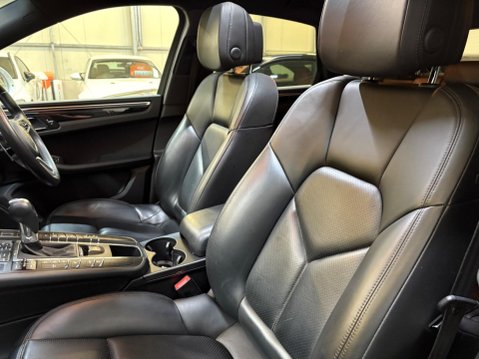 Porsche Macan 3.0 TD V6 S PDK 4WD Euro 6 (s/s) 5dr 11