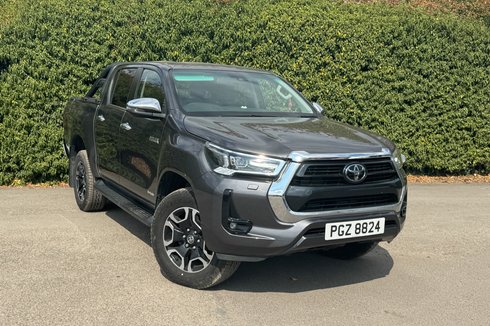 Toyota Hilux Invincible | Auto | 2.4 LT | Double Cab | Camera | Sensors | EURO 6