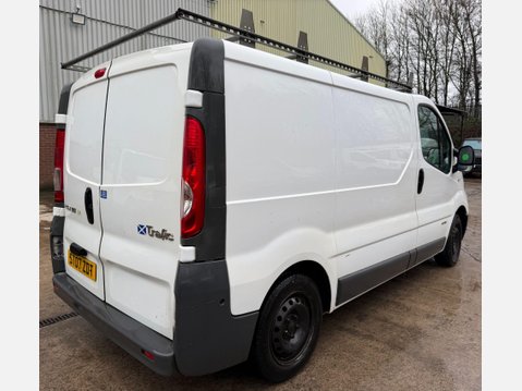 Renault Trafic 2.0 dCi SL27 L1 H1 4dr (Phase 3) 5