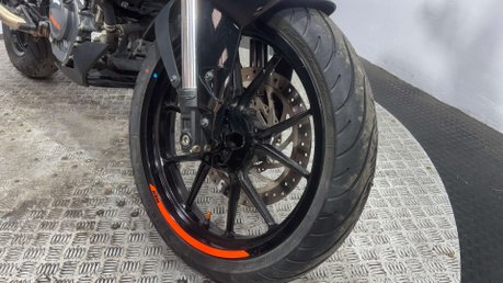 KTM Duke 2019 24k SPARE OR REPAIR PROJECT BIKE NAKED 125CC LEARNER BIKE 28
