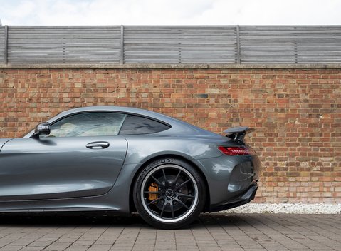 Mercedes-Benz Amg GT GT R 34