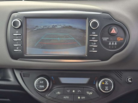 Toyota Yaris 1.5 VVT-h Icon Tech Hatchback 5dr Petrol Hybrid E-CVT Euro 6 (s/s) (100 ps) 30