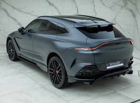 Aston Martin DBX 707 9