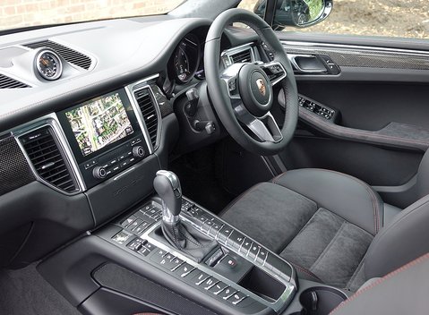 Porsche Macan Turbo Performance Package 23