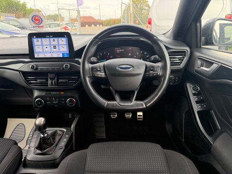 Ford Focus 1.0T EcoBoost ST-Line Euro 6 (s/s) 5dr 27