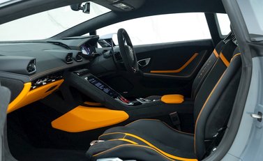 Lamborghini Huracan LP640-2 Tecnica 14