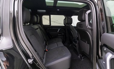 Land Rover Defender 110 V8 14