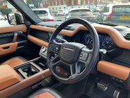 Land Rover Defender X MHEV 37