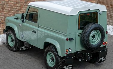 Land Rover Defender 90 Heritage Hard Top 9