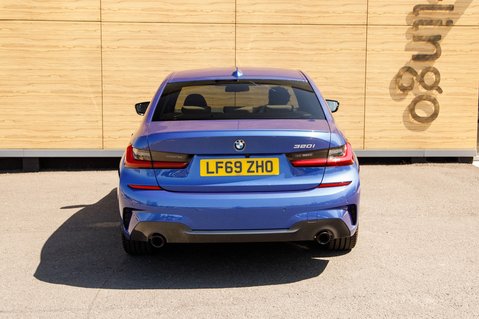 BMW 3 Series 320I M SPORT 6