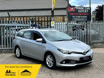 Toyota Auris VVT-I ICON TOURING SPORTS TSS