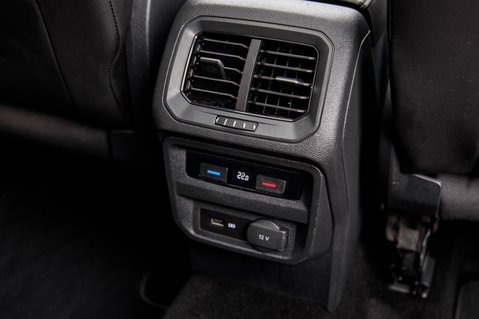 Volkswagen Tiguan R-LINE TECH TDI 4MOTION DSG 41