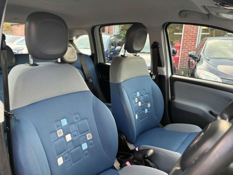 Fiat Panda 0.9 TwinAir Lounge Hatchback 5dr Petrol Dualogic Euro 6 (s/s) (85 bhp) 11
