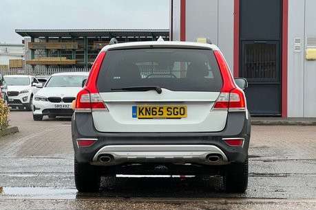 Volvo XC70 2.4 D5 SE Lux Estate 5dr Diesel Auto AWD Euro 6 (s/s) (220 ps) 19