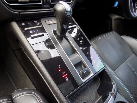Porsche Macan 2.0T PDK 4WD SUV 42