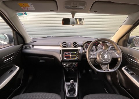 Suzuki Swift SZ-T DUALJET SHVS MHEV 15