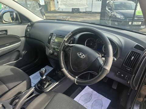 Hyundai i30 COMFORT CRDI 12