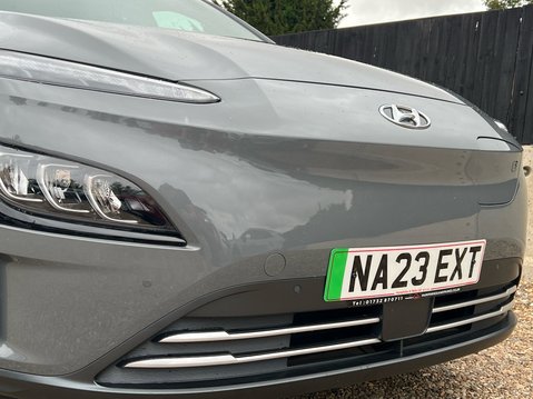 Hyundai KONA PREMIUM 16