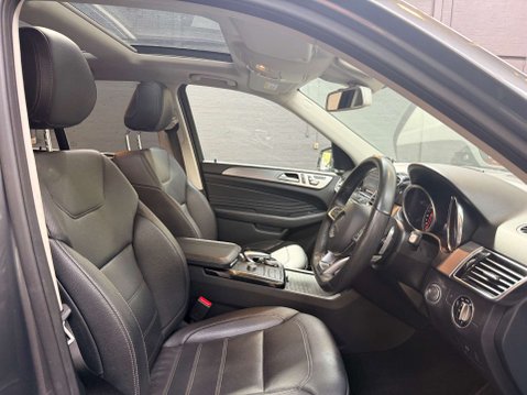 Mercedes-Benz GLE 3.0 GLE 350 D 4Matic AMG Line Premium+ Auto 4WD 5dr 30