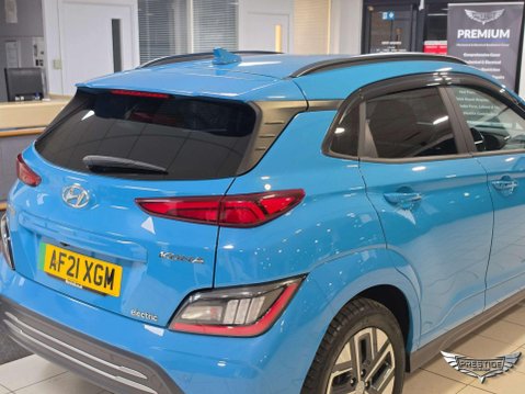 Hyundai KONA 64kWh Premium Auto 5dr (10.5kW Charger) 21