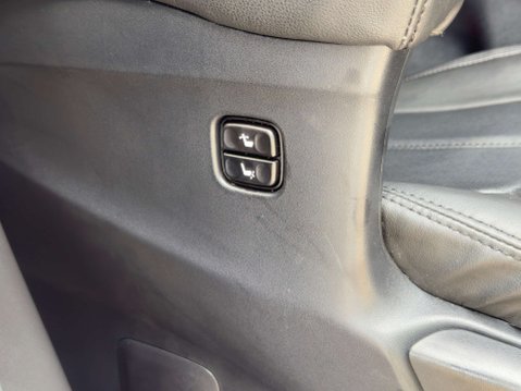 Toyota Vellfire G Edition V6 Sunroof 68