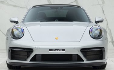 Porsche 911 (992) Carrera 4 GTS 4