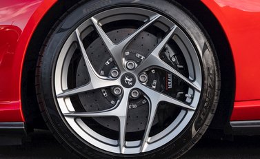 Ferrari 812 Superfast 10