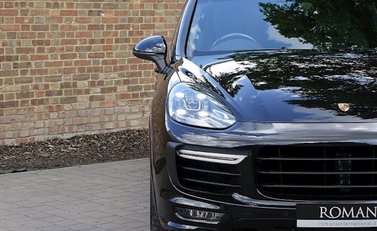 Porsche Cayenne Turbo 4