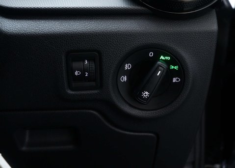 Skoda Fabia 1.0 Fabia SE Comfort TSi Semi-Auto 5dr 37