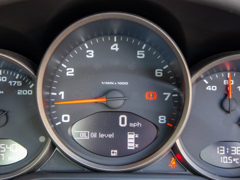 Porsche 911 CARRERA 2 32