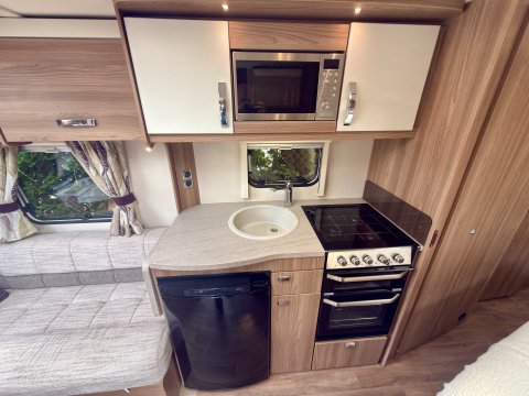 Swift Expression 554 SR 15