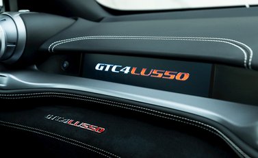 Ferrari GTC4 Lusso 17