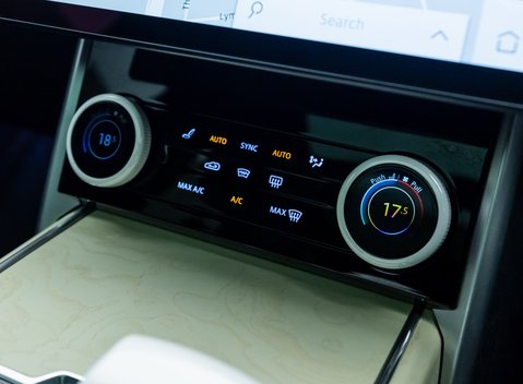 Land Rover Range Rover P530 SV 26