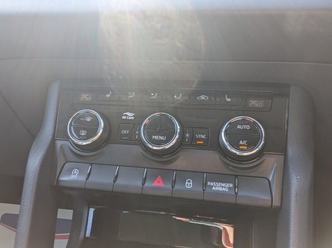 Skoda Karoq SE TDI SCR DSG 26